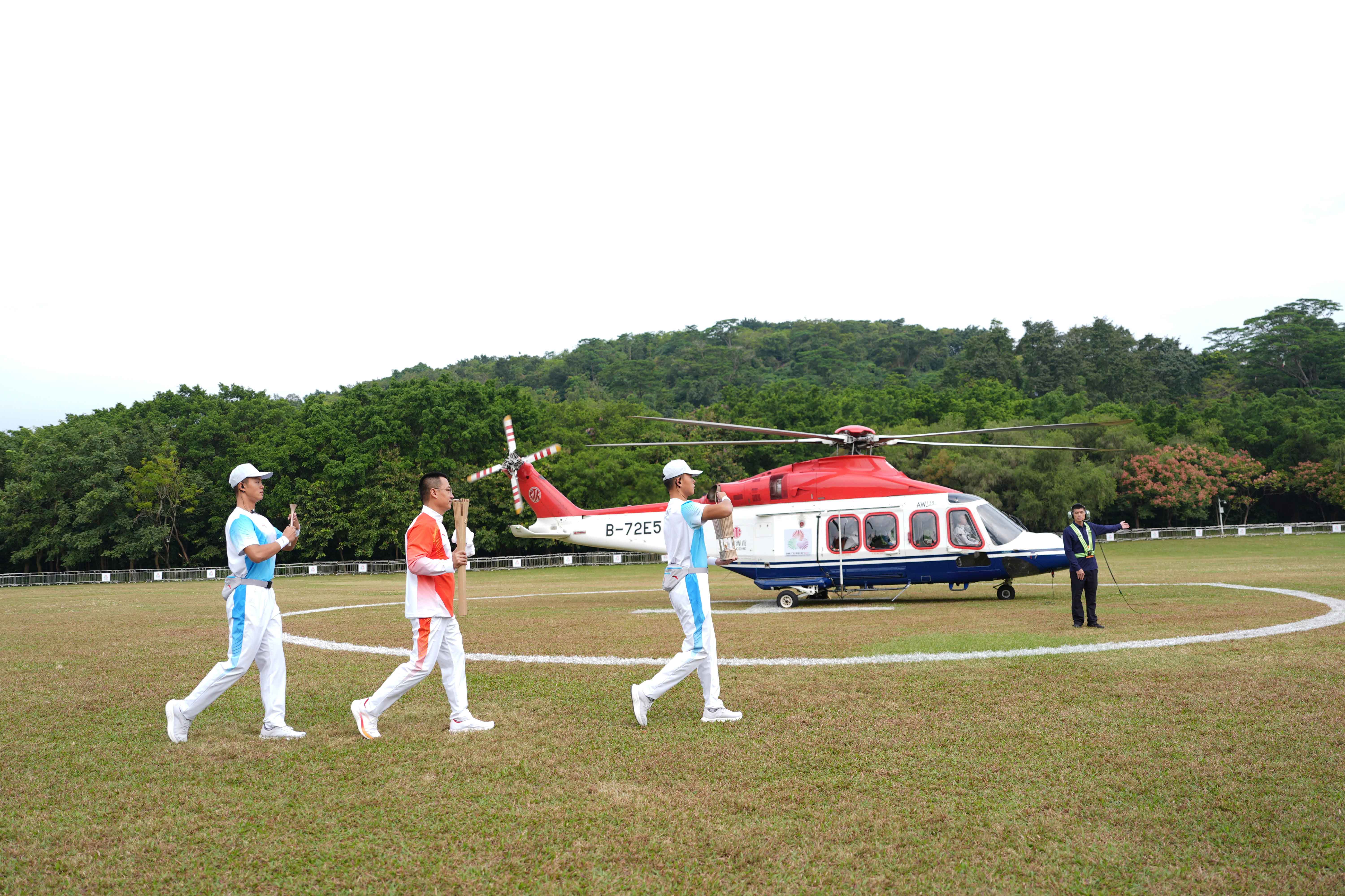 20251104394057.jpg 微信图片_20251103100409_1254_775.jpg